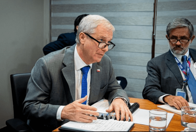 Kast y los depredadores